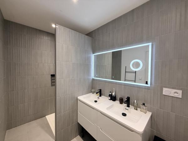 Résidence Galaxie-Appartement rénové de 81,30 m² avec parking couvert
