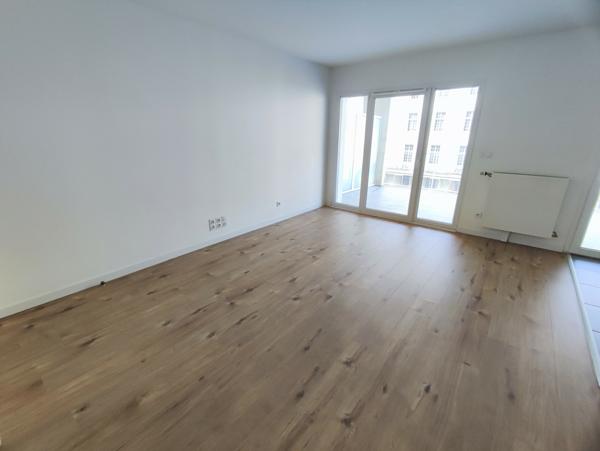 APPARTEMENT TYPE 1 STUDIO DE 38.20 M2 TERRASSE ET PARKING BL