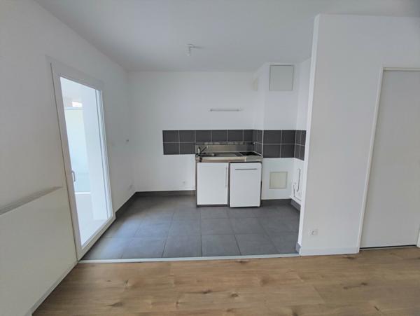 APPARTEMENT TYPE 1 STUDIO DE 38.20 M2 TERRASSE ET PARKING BL