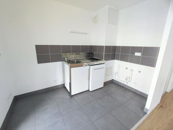 APPARTEMENT TYPE 1 STUDIO DE 38.20 M2 TERRASSE ET PARKING BL