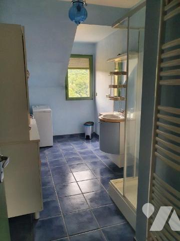 Maison d'Architecte (2004), élevée sur deux niveaux, couverte en tuiles comprenant : 
-	De pla...