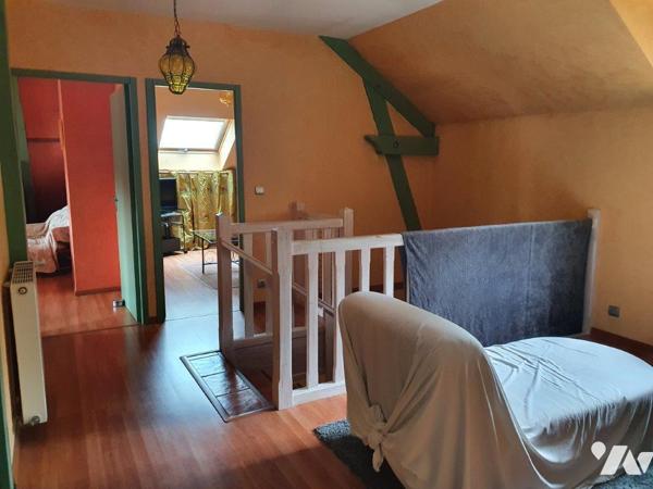 Maison d'Architecte (2004), élevée sur deux niveaux, couverte en tuiles comprenant : 
-	De pla...