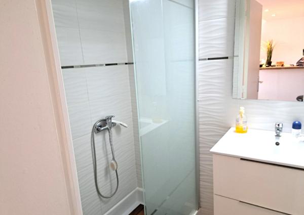 VAR (83) - TOURVES Superbe Appartement T3 en duplex entièrement rénové - Beaucoup de charme - A saisir !!!