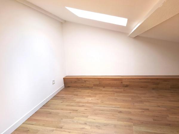 VAR (83) - TOURVES Superbe Appartement T3 en duplex entièrement rénové - Beaucoup de charme - A saisir !!!