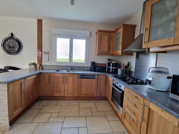 Maison Montsurs Saint Cenere 5 pièce(s) 118 m2