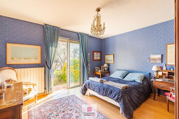 Maison  6 pièce(s) 270 m2