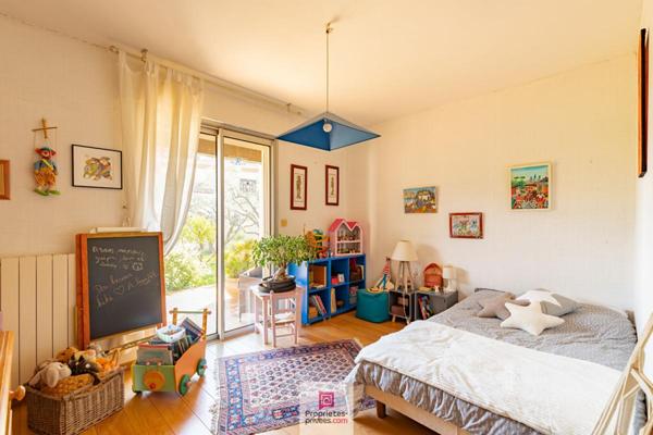 Maison  6 pièce(s) 270 m2