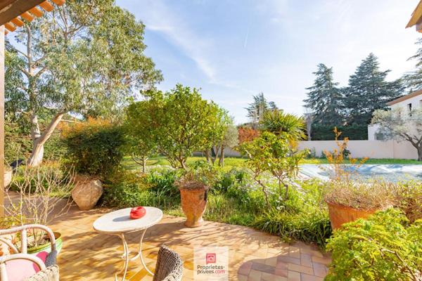 Maison  6 pièce(s) 270 m2
