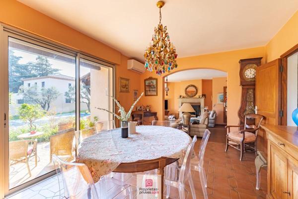 Maison  6 pièce(s) 270 m2