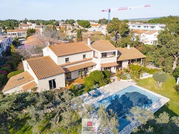 Maison  6 pièce(s) 270 m2