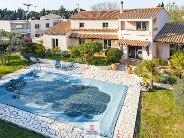 Maison  6 pièce(s) 270 m2