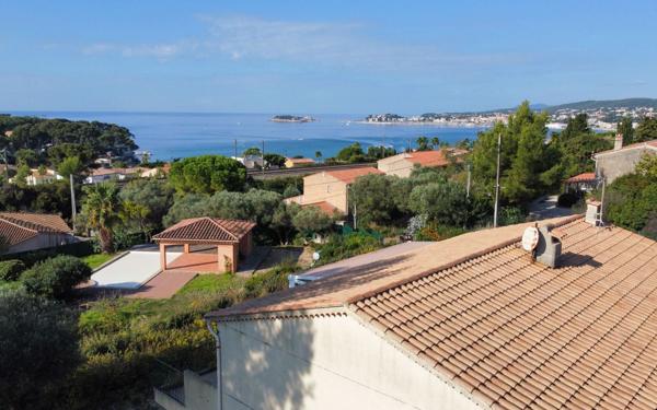 Maison à vendre    6 pièces •  Sanary-sur-Mer