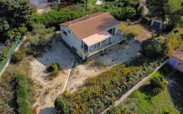 Maison à vendre    6 pièces •  Sanary-sur-Mer