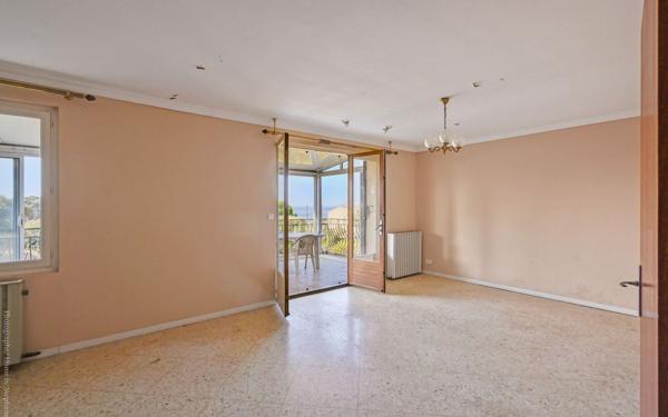 Maison à vendre    6 pièces •  Sanary-sur-Mer