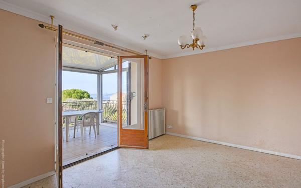 Maison à vendre    6 pièces •  Sanary-sur-Mer