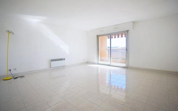 Appartement à vendre    3 pièces • 72 m2 Le Cannet