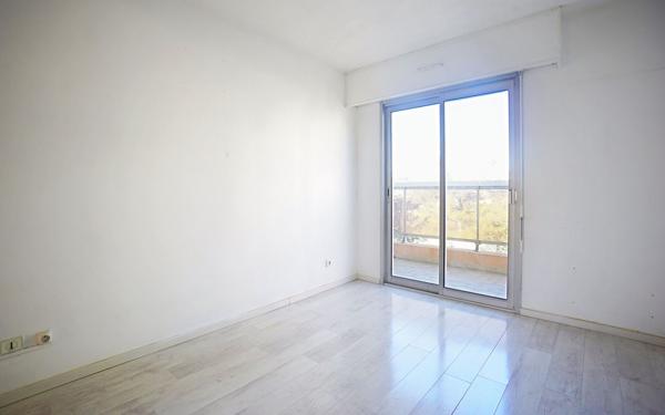 Appartement à vendre    3 pièces • 72 m2 Le Cannet