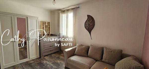 Bel espace de vie et lumineux