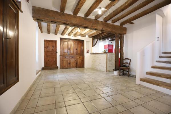 MAISON ANCIENNE RENOVEE - 7 PIECES - GARAGE