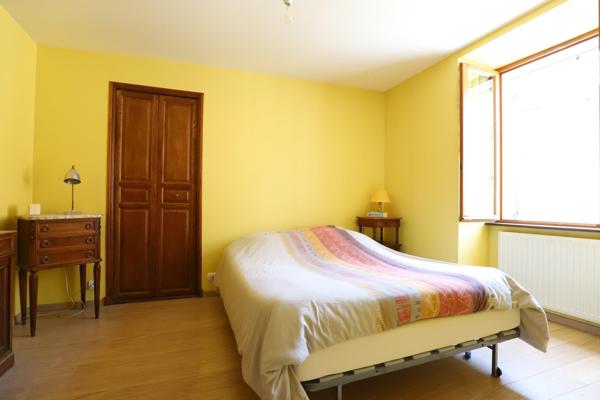 MAISON ANCIENNE RENOVEE - 7 PIECES - GARAGE