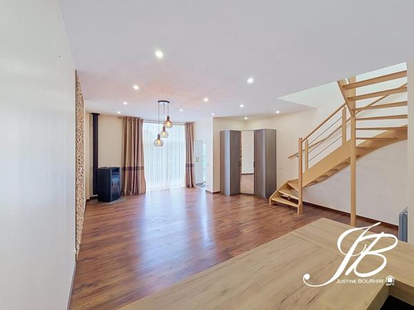 LOFT RENOVE DE 118M² AVEC TERRASSE ET PARKING COUVERT