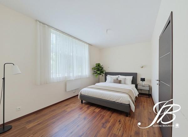 LOFT RENOVE DE 118M² AVEC TERRASSE ET PARKING COUVERT