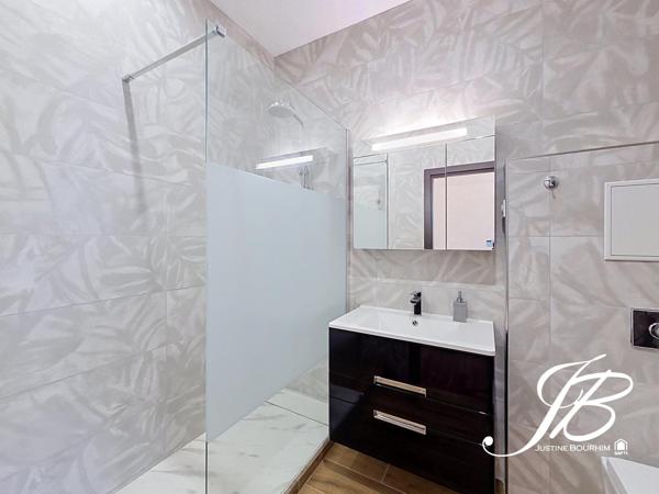 LOFT RENOVE DE 118M² AVEC TERRASSE ET PARKING COUVERT