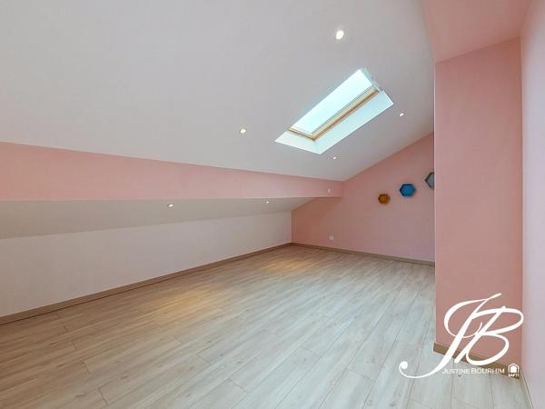 LOFT RENOVE DE 118M² AVEC TERRASSE ET PARKING COUVERT