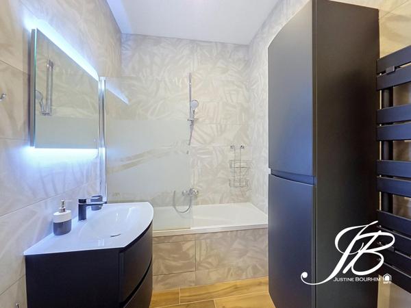LOFT RENOVE DE 118M² AVEC TERRASSE ET PARKING COUVERT