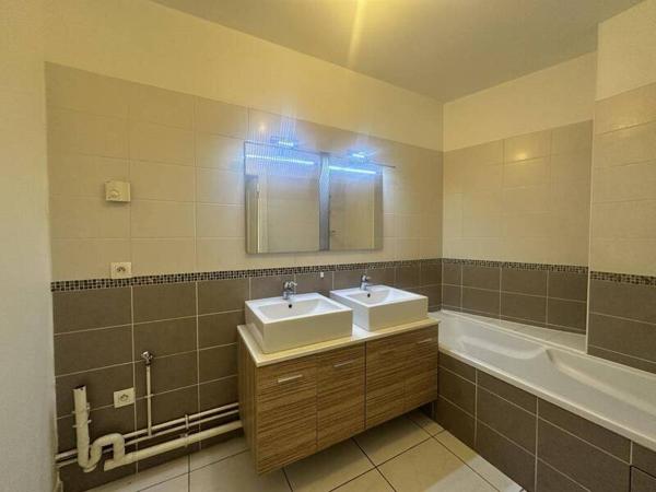 Appartement 3 pièces                                        - 38000 Grenoble Réf : 5345