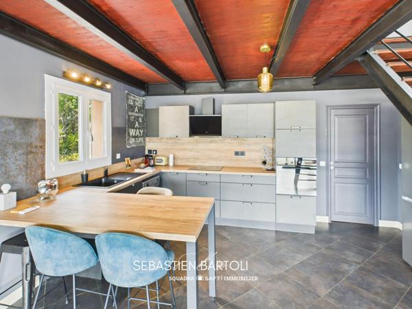 Appartement de type T4 de 99m2 à Porto-Vecchio