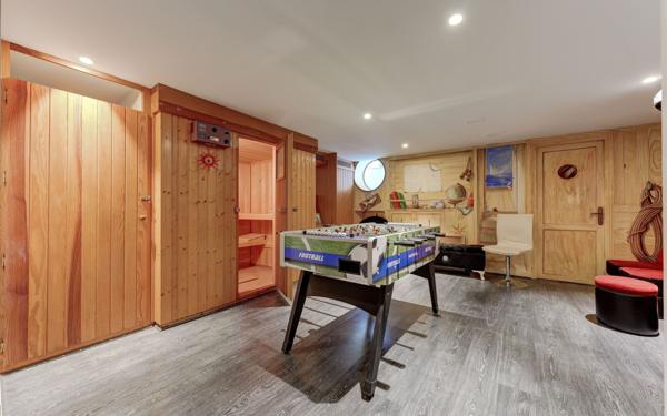 Maison à vendre    6 pièces • 197 m2 Genas