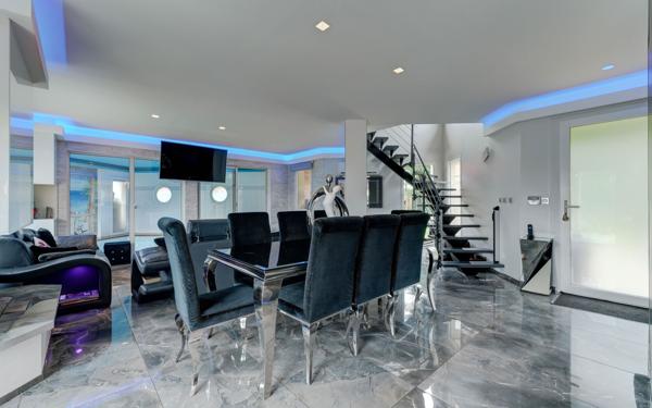 Maison à vendre    6 pièces • 197 m2 Genas