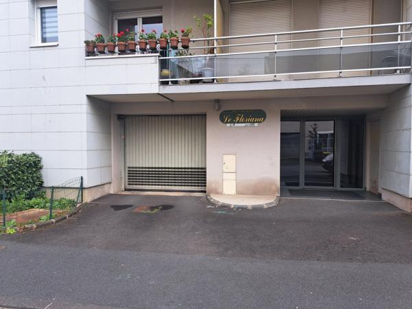 PARKING // GARE - PRADELLE