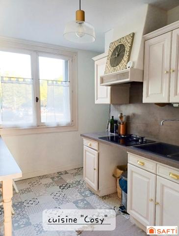 Appartement lumineux et spacieux au rez de chaussée sur- élevé , 77m2 petite copropriété tranquille