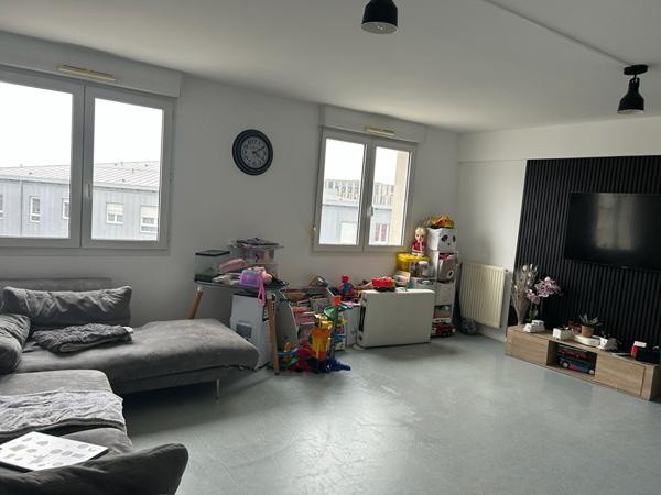 Appartement Reims 4 pièces proche hyper centre avec garage