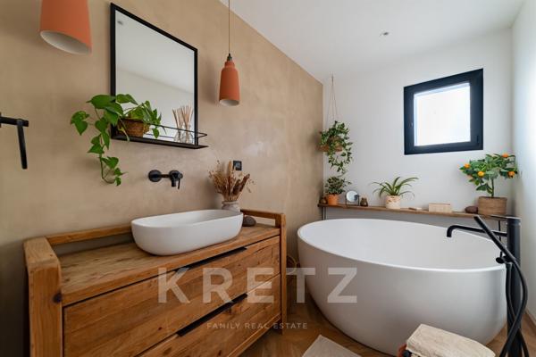 Ancienne grange viticole rénovée aux prestations exceptionnelles à 15mn des plages