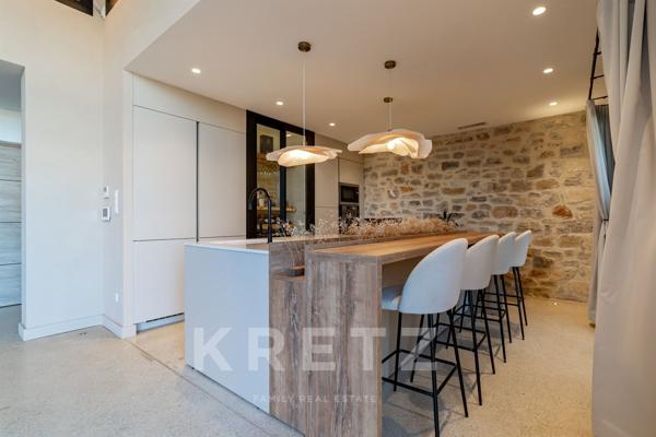 Ancienne grange viticole rénovée aux prestations exceptionnelles à 15mn des plages