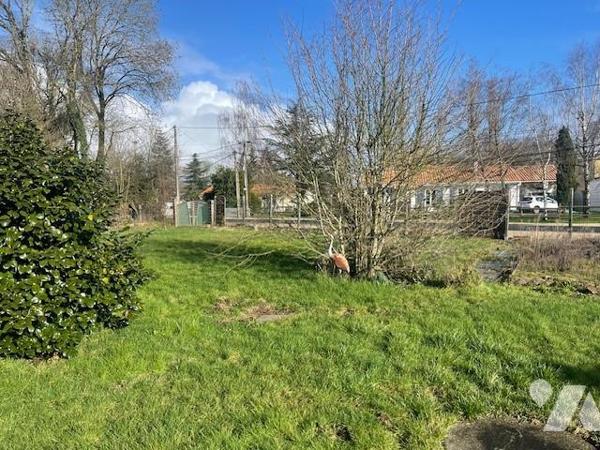 SAINT PHILBERT DE GRAND LIEU, maison de plain-pied avec jardin clos – Environnement en hameau