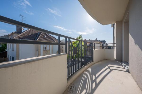 Charmant appartement avec deux balcon