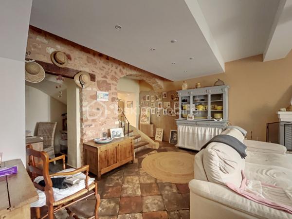 Maison de village de 180,81 m²