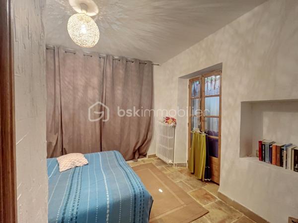 Maison de village de 180,81 m²