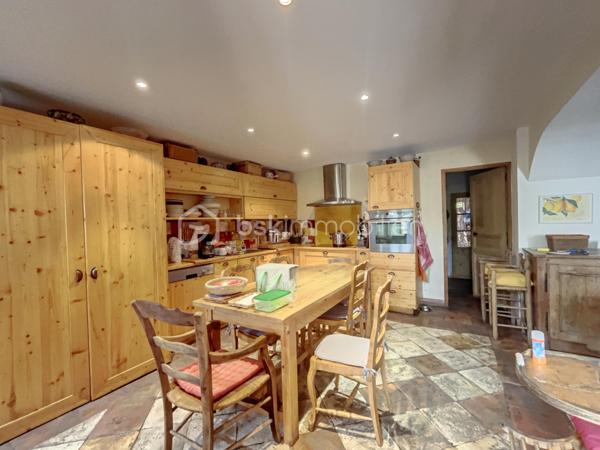 Maison de village de 180,81 m²