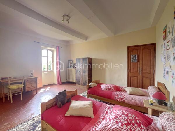 Maison de village de 180,81 m²