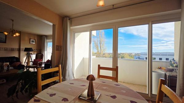 BOURGES APPARTEMENT DE 86.1M² 4 PIECES BALCONS ASCENSEUR PARKING