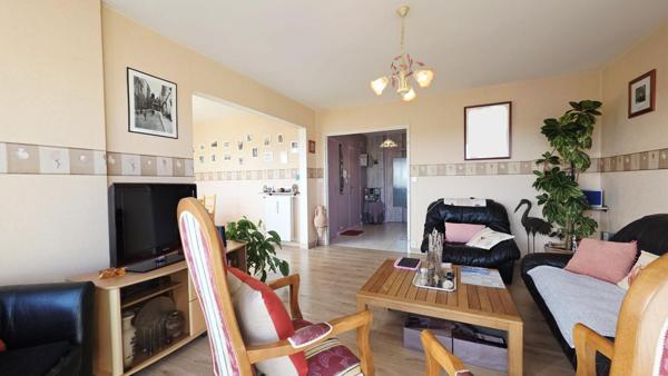 BOURGES APPARTEMENT DE 86.1M² 4 PIECES BALCONS ASCENSEUR PARKING