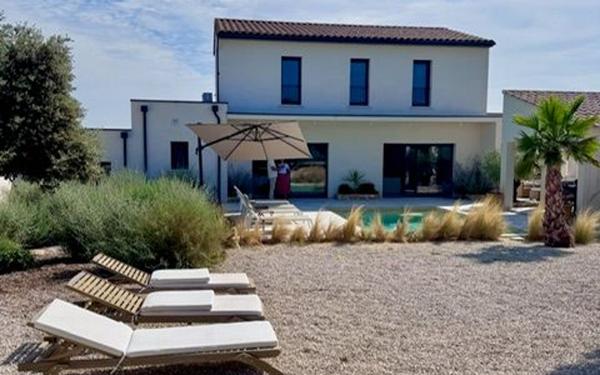 Maison à vendre    5 pièces •  Nîmes