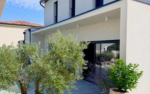 Maison à vendre    5 pièces •  Nîmes