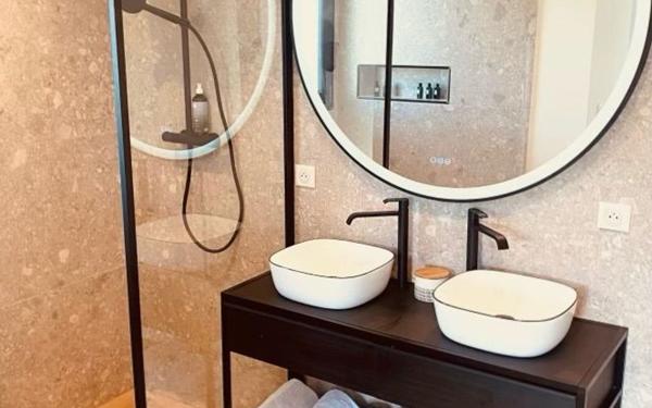 Maison à vendre    5 pièces •  Nîmes