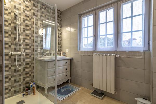 Maison Romorantin Lanthenay 8 pièce(s) 190 m2